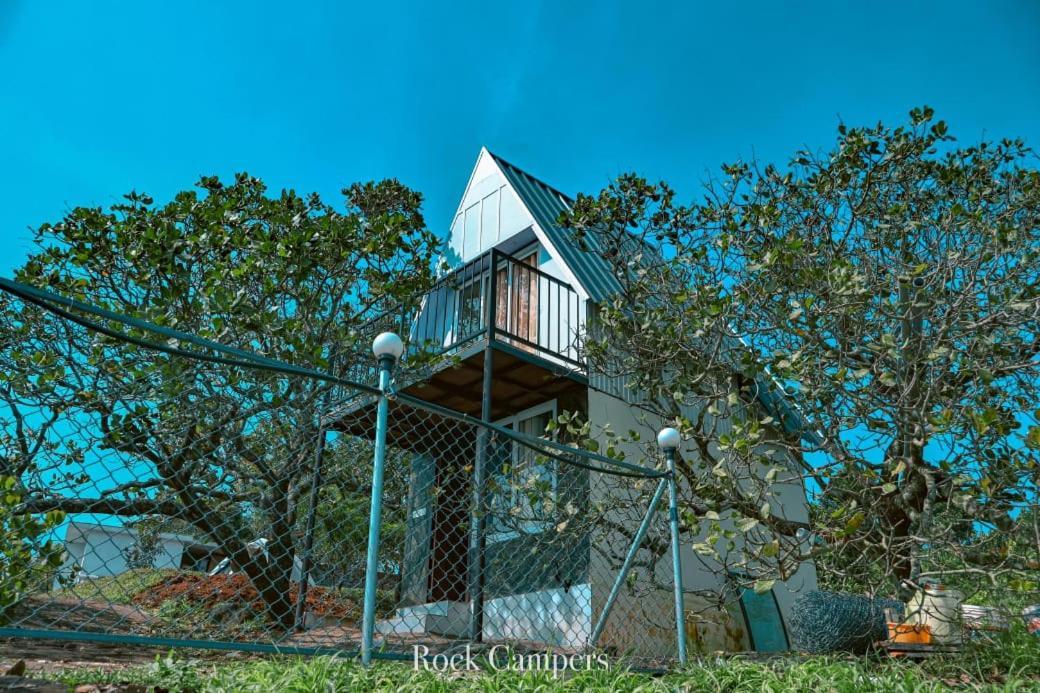 Rock Campers Hotel And Resort Chillithodu Экстерьер фото